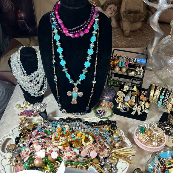 Jewelry Live Show 6/10 - Picture 9 of 12